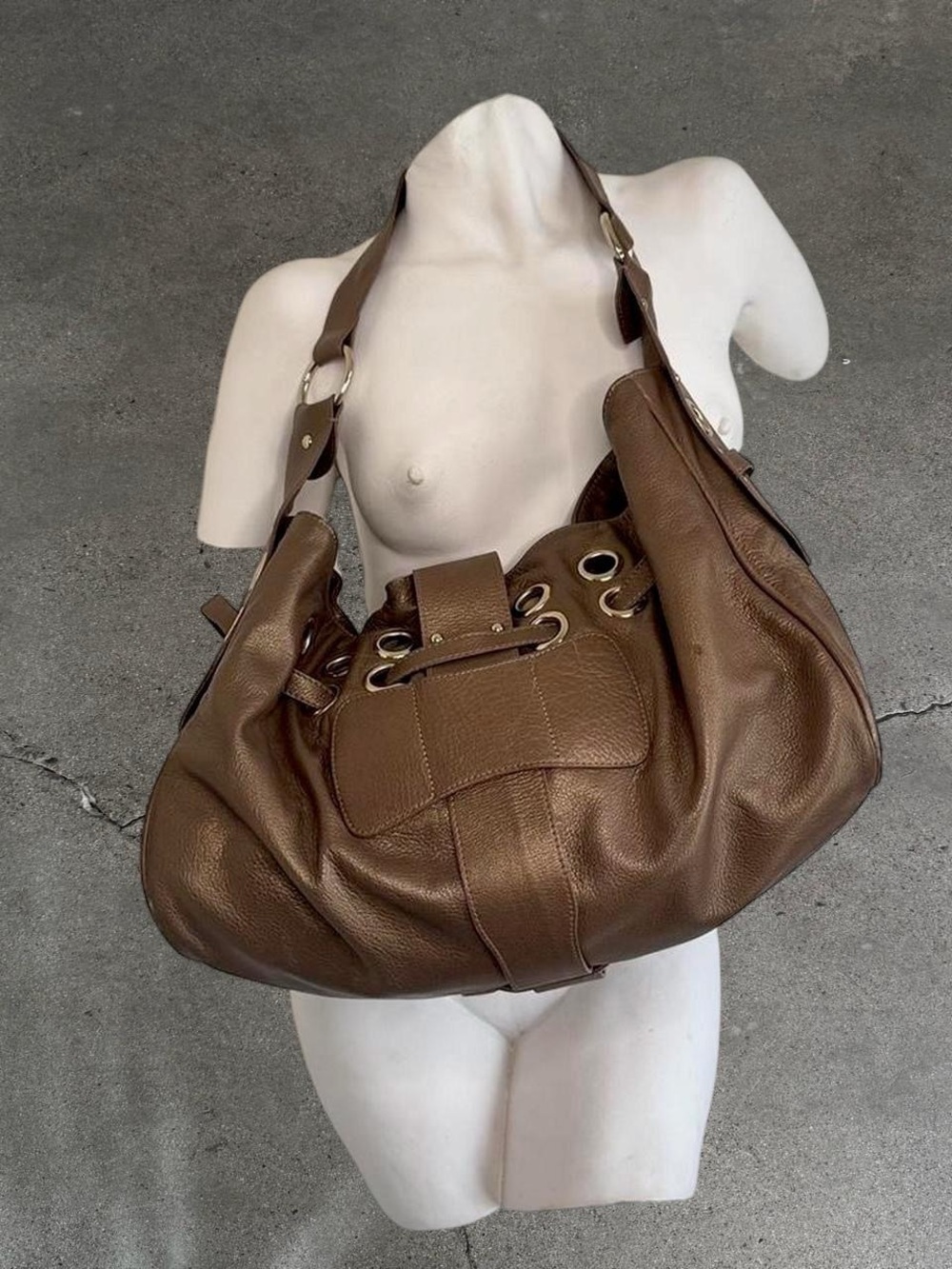 Vintage Brown Leather Shoulder Bag - Picture 5 of 7